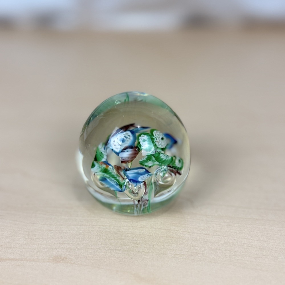 Vintage‎ Art Glass Floral Millefiori Controlled Bubble Paperweight
